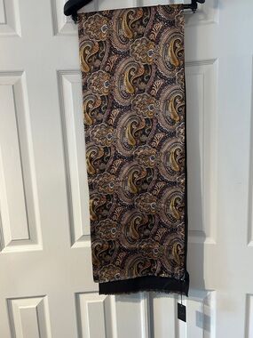 Men’s Paisley Dress Scarf in Brown and Gold – Classic Layering Accessory